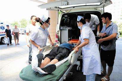 千里護(hù)送，轉(zhuǎn)運(yùn)救護(hù)車帶動(dòng)救護(hù)車廠家發(fā)展01